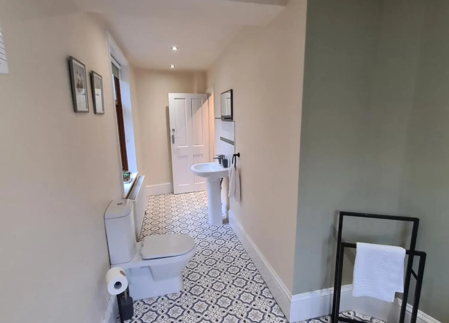 Spacious Mytholmroyd Apartment With River Views