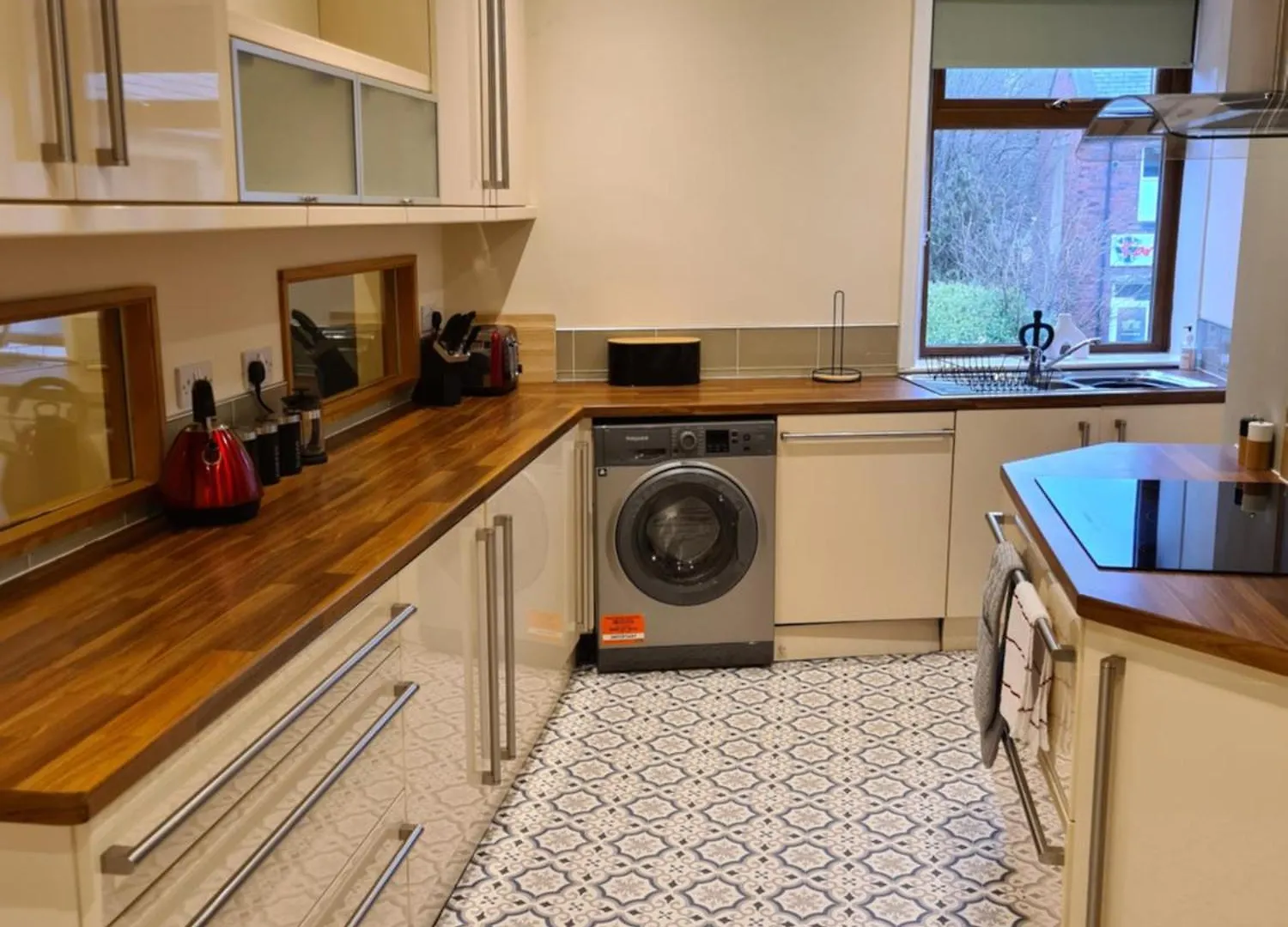 Spacious Mytholmroyd Apartment With River Views